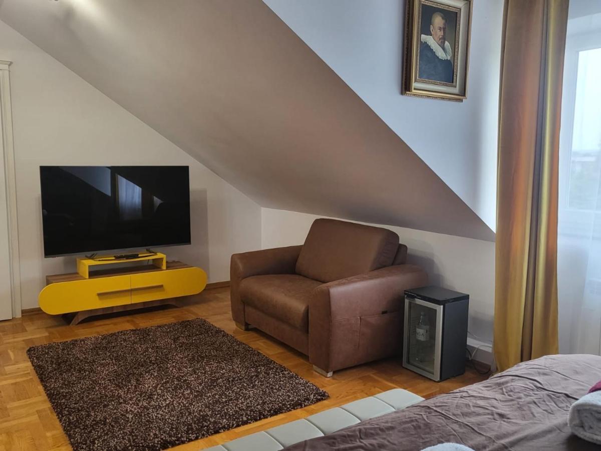 The Castle Suites & Apartment - Free Parking - (Adults Only) Cracóvia Exterior foto