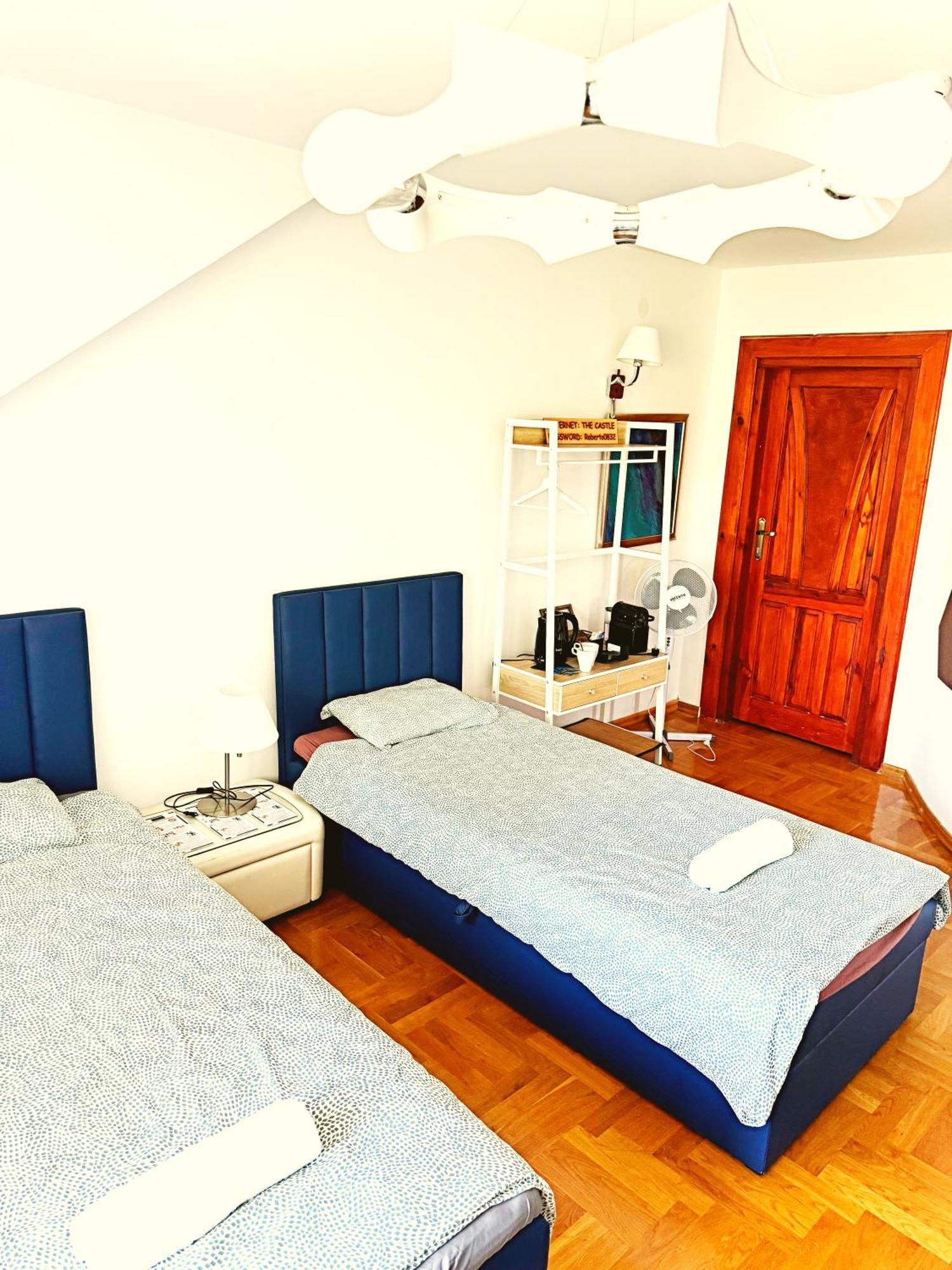 The Castle Suites & Apartment - Free Parking - (Adults Only) Cracóvia Exterior foto